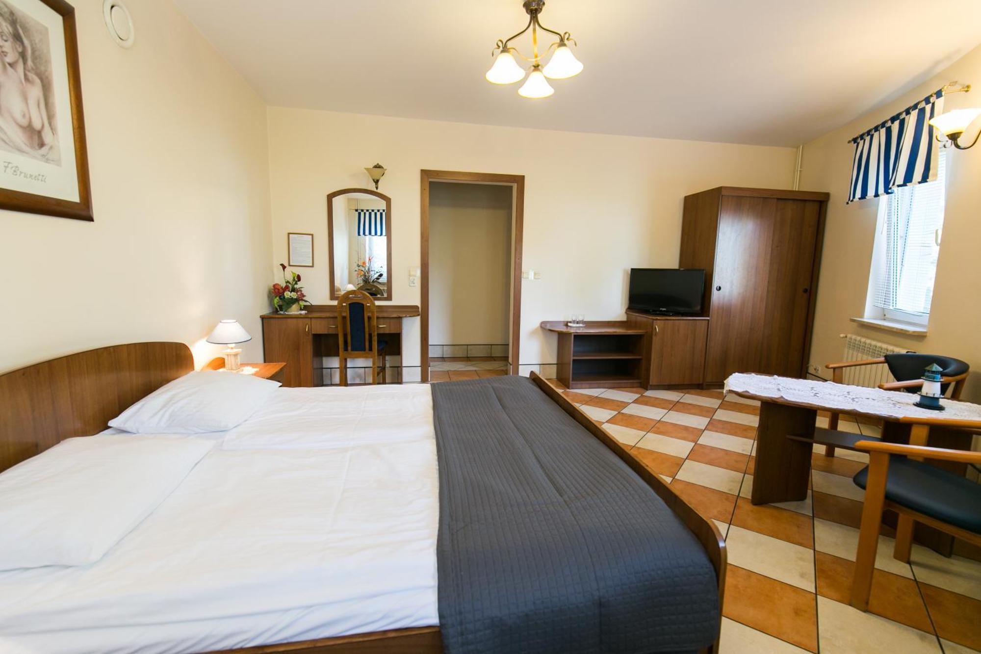 Gosciniec Pod Zaglami Bed & Breakfast Skoki Duze Rom bilde