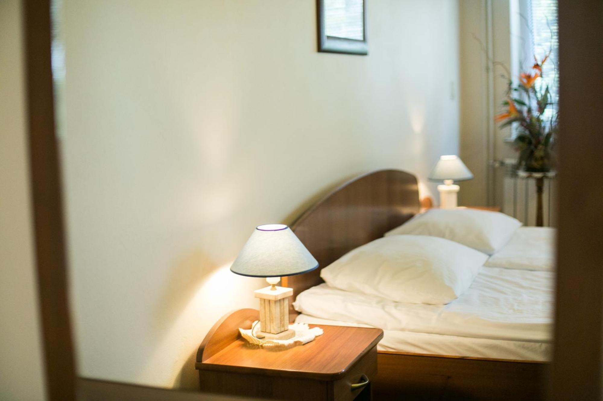 Gosciniec Pod Zaglami Bed & Breakfast Skoki Duze Rom bilde
