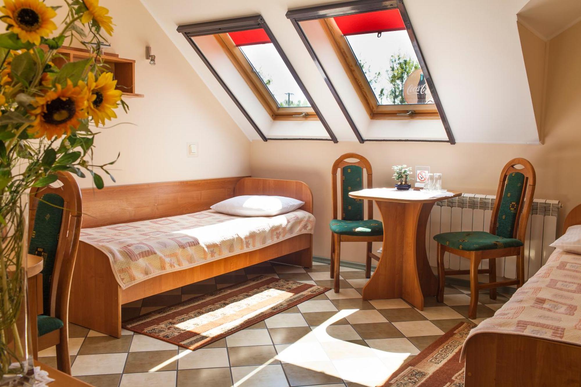 Gosciniec Pod Zaglami Bed & Breakfast Skoki Duze Rom bilde